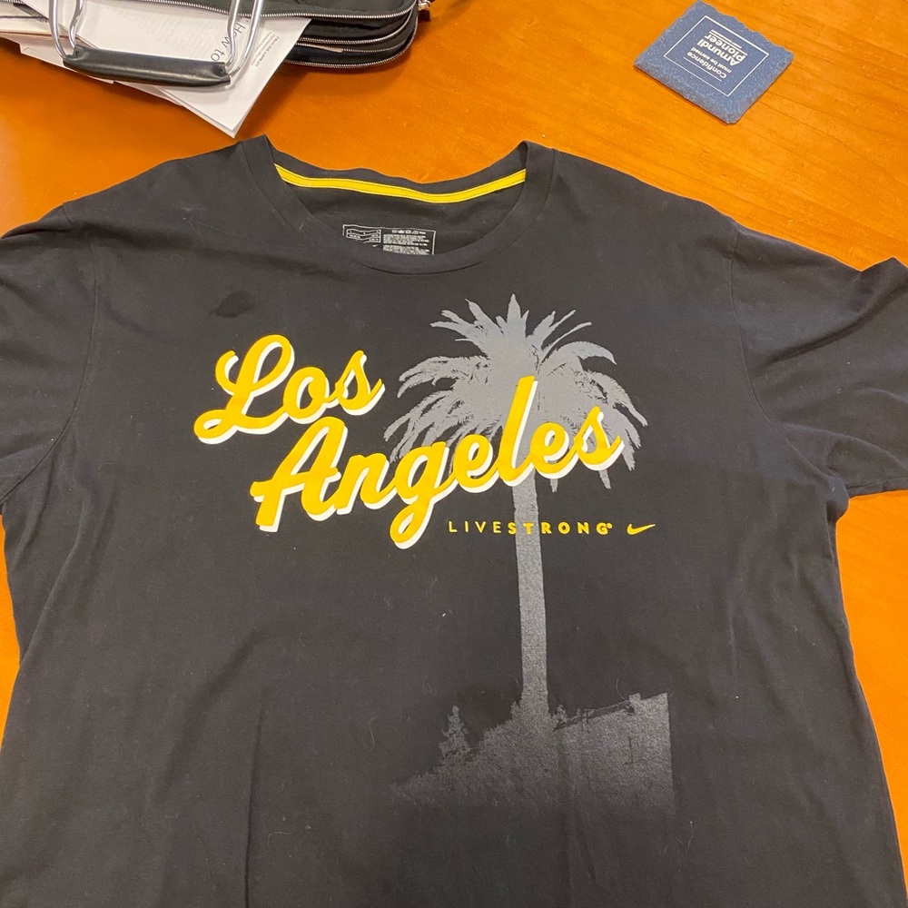 Nike Livestrong sz Large